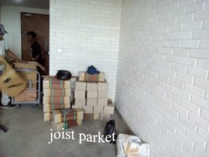 persiapan pemasangan lantai kayu